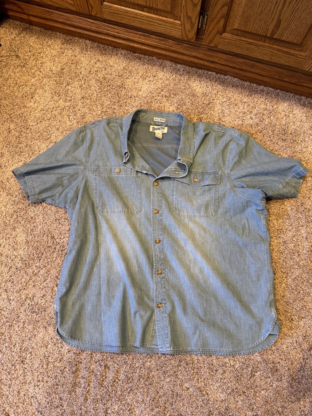 Duluth Trading Co Light Blue Short-Sleeve Chambray Button-Down Shirt